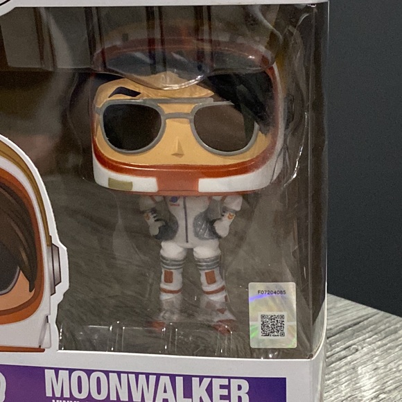 Funko Pop! Games | Fortnite #434: Moonwalker (2018) - Collectible Vinyl Figure - Picture 9 of 15